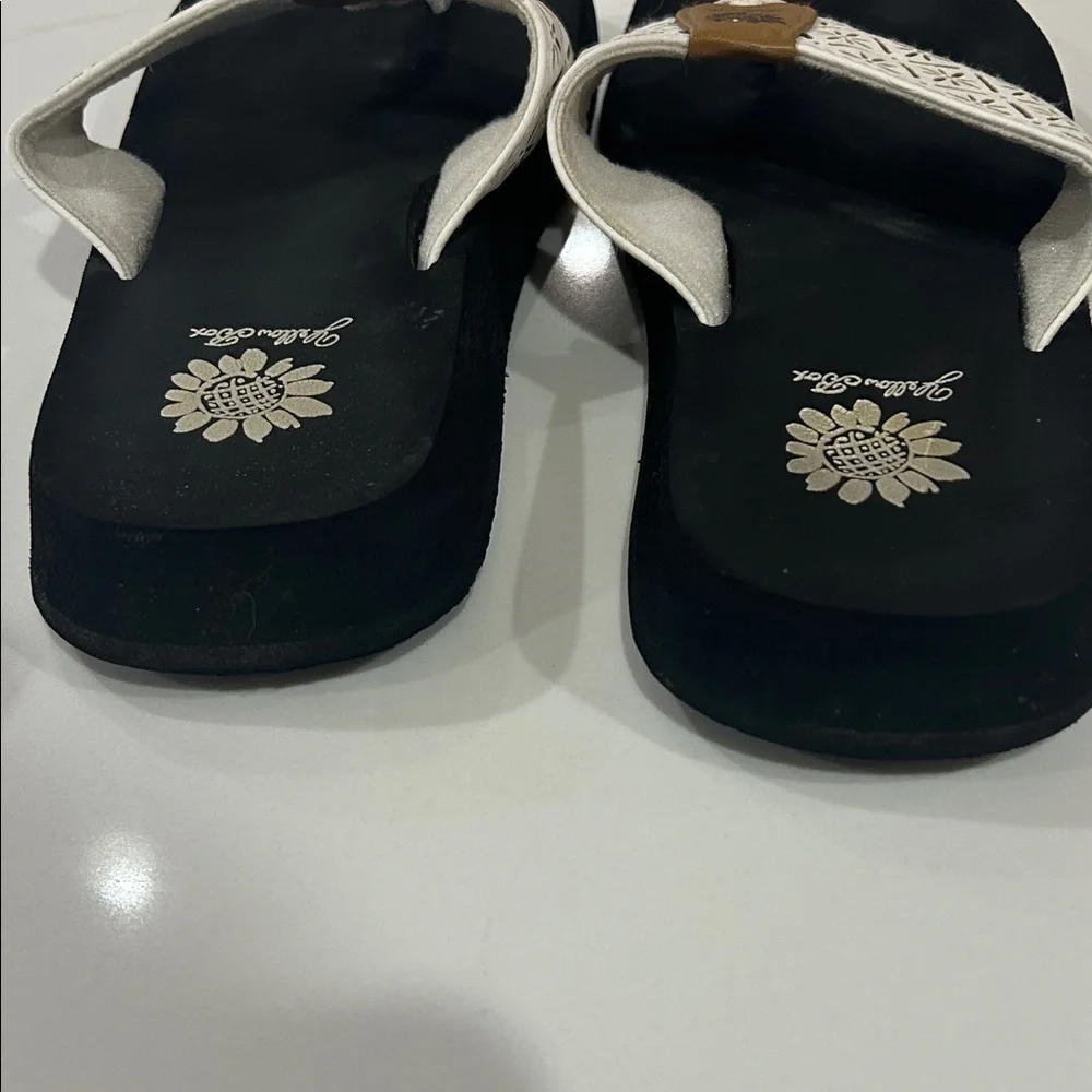 Yellow Box Black and White Floral Sandals - Picture 4 of 4
